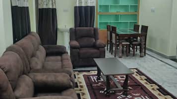 Deluxe Apartment | 2 bedrooms, free WiFi