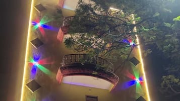 Mặt tiền nơi lưu trú