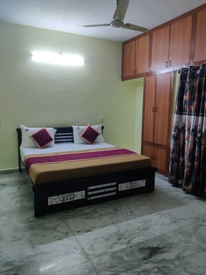 Deluxe Apartment | 2 bedrooms, free WiFi - J k homestay (Tirupati)