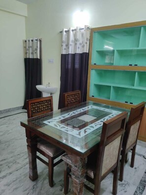 Deluxe Apartment | Private kitchen - J k homestay (Tirupati)