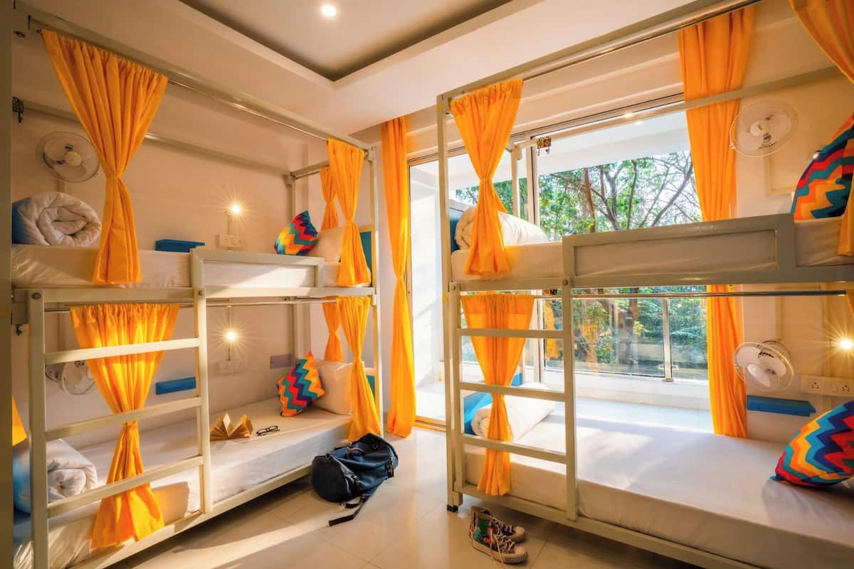 Bed in 10 Bed Mixed A/C Dormitory Room with Ensuite Bathroom