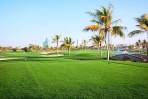 Golf - Blueground | The Views, pool, nr City Park (Dubai)