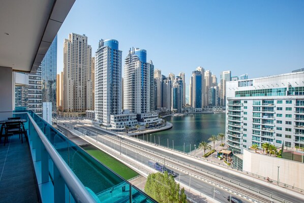 Blueground | Dubai Marina, pool, nr Jumeirah Beach Reviews, Deals ...