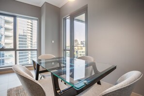 تناول الطعام