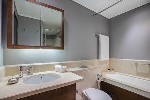 Hair dryer, towels - Blueground | South Ridge, pool, nr Park (Dubai)