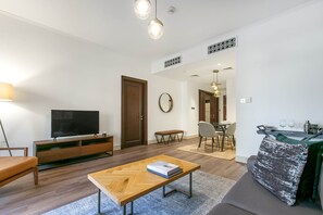 Télévision, chaîne hi-fi