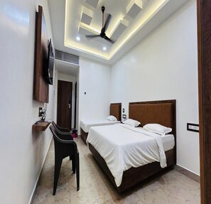 Habitación familiar | Ropa de cama hipoalergénica, escritorio, wifi gratis y ropa de cama 