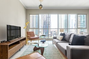 Fernseher, Stereoanlage