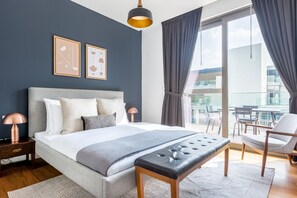 1 bedroom, iron/ironing board, WiFi, bed sheets - Blueground | City Walk, pool, nr park (Dubai)