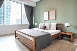 2 bedrooms, iron/ironing board, WiFi, bed sheets - Blueground | JLT, pool, nr Dubai Marina (Dubai)