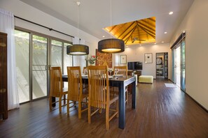 Family Villa, 3 Bedrooms, Pool View | In-room dining