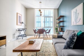 テレビ、ステレオ