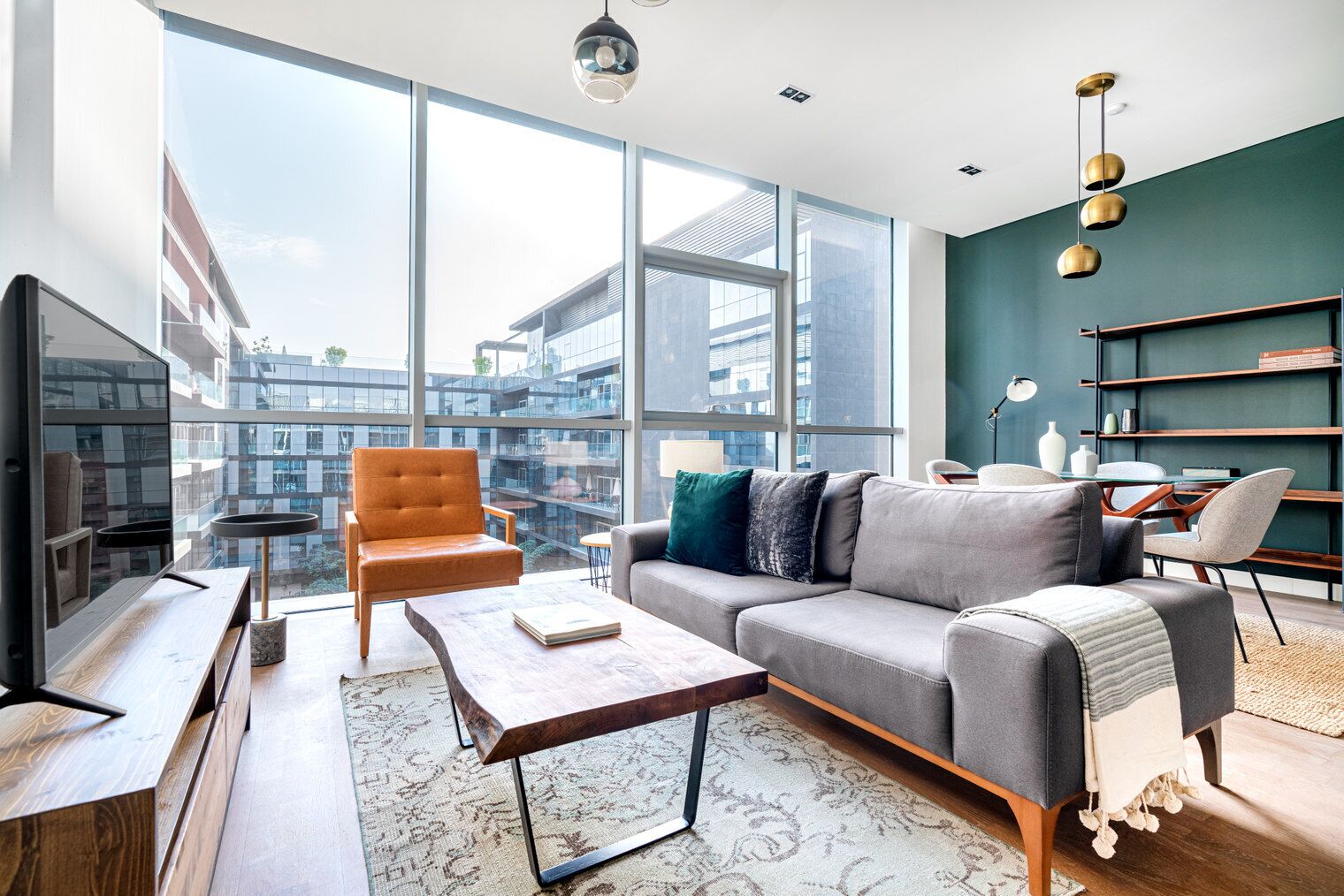 Fernseher, Stereoanlage