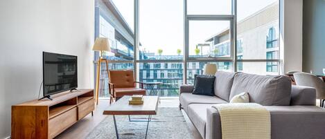 Fernseher, Stereoanlage