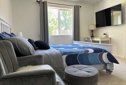 Charming Suite B