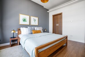 1 soverom, strykejern/-brett, wi-fi og sengetøy