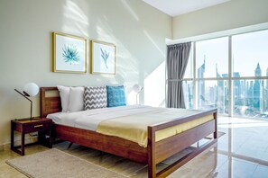 2 bedrooms, iron/ironing board, WiFi, bed sheets - Blueground | Trade Centre 1, pool, nr Dubai Mall (Dubai)