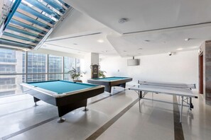 Games room - Blueground | Trade Centre 1, pool, nr Dubai Mall (Dubai)