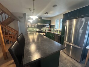 Fridge, microwave, oven, stovetop - Nature bathing in Levis (Lévis)