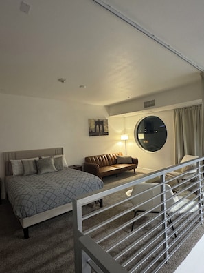 Interior - Incredible 2 level loft with 30ft ceilings -expansive balcony with STRIP VIEWS! (Las Vegas)