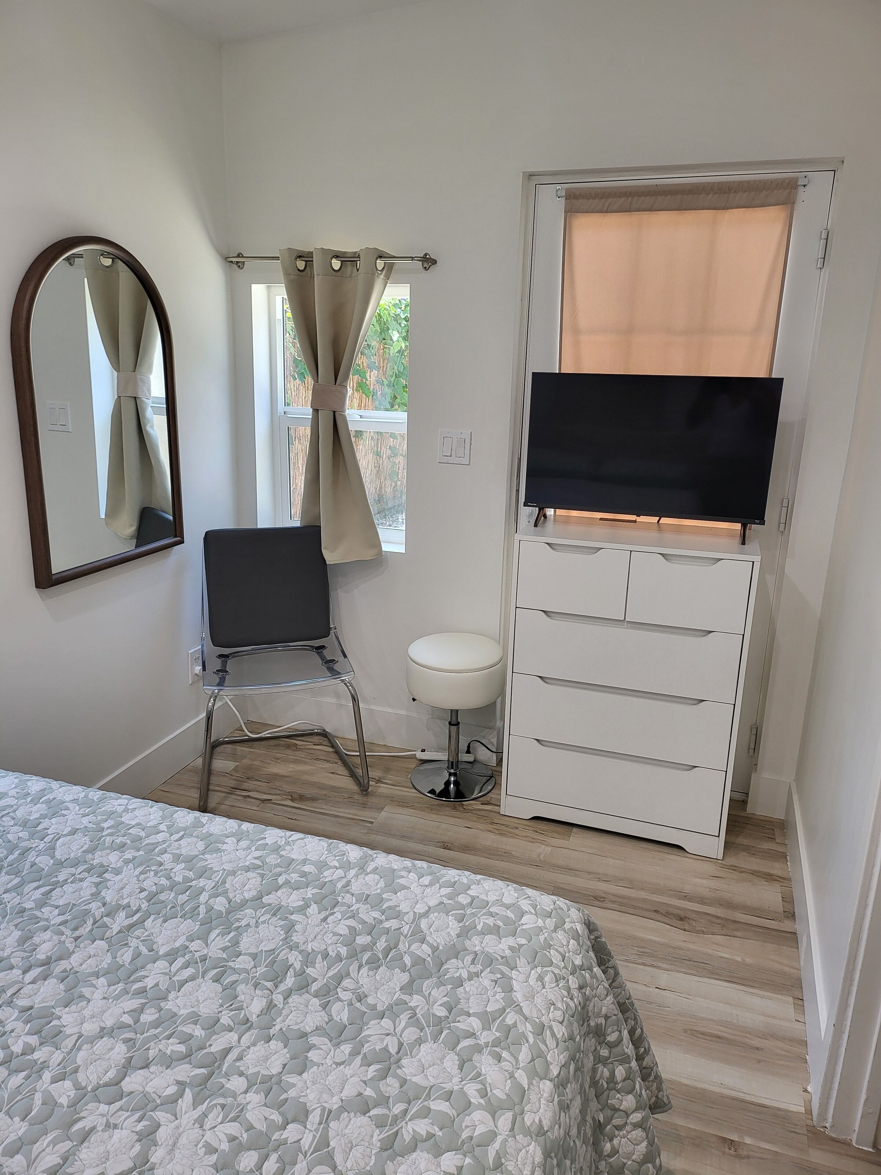 1 dormitorio, tabla de planchar con plancha, wifi gratis y ropa de cama