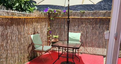 Your Perfect Lawndale Escape – Cozy & Private!