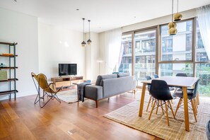 Télévision, chaîne hi-fi