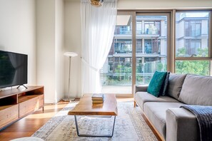 Télévision, chaîne hi-fi