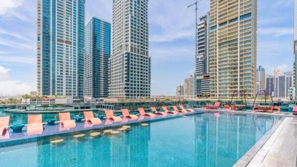 Pool - Blueground | JLT Cluster K, pool, nr Marina (Dubai)