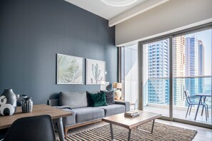 テレビ、ステレオ