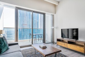 テレビ、ステレオ