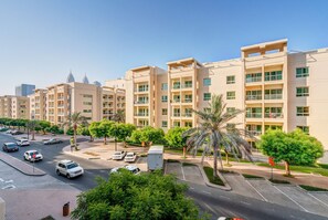 Exterior - Blueground | The Views, pool, nr City Park (Dubai)