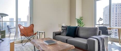 Télévision, chaîne hi-fi