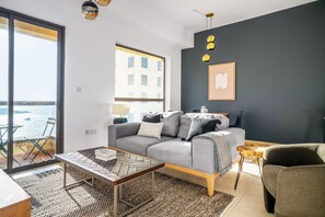 Fernseher, Stereoanlage