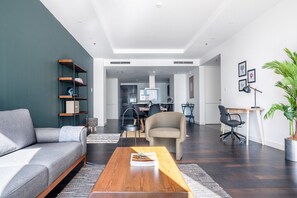 Fernseher, Stereoanlage