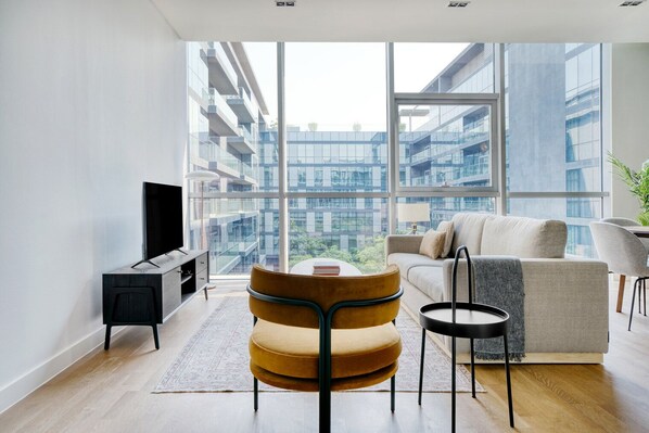 Fernseher, Stereoanlage