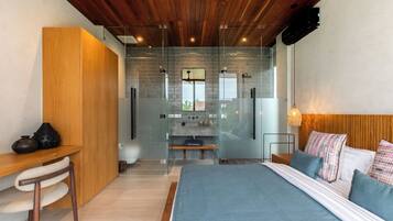 Four Bedroom Villa with Private Pool | Tabla de planchar con plancha y wifi gratis