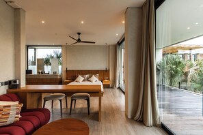 Iron/ironing board, free WiFi