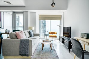 Fernseher, Stereoanlage