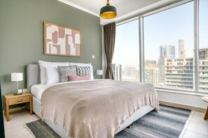 Silitysrauta/-lauta, Wi-Fi, vuodevaatteet