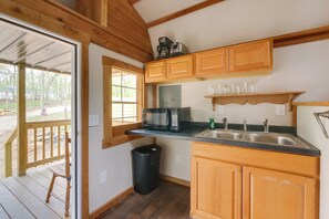 Fridge, microwave, coffee/tea maker, toaster