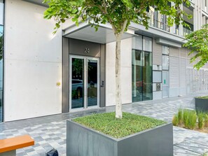 Exterior detail - Blueground | City Walk, pool, nr City Park (Dubai)