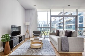 Fernseher, Stereoanlage