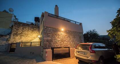 Casa Betini | Charming Traditional Maisonette with Jacuzzi & Stunning Bay Views