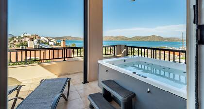 Casa Betini | Charming Traditional Maisonette with Jacuzzi & Stunning Bay Views