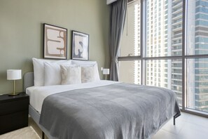 Planxa i posts de planxar, wifi i roba de llit 