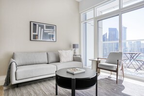 Fernseher, Stereoanlage