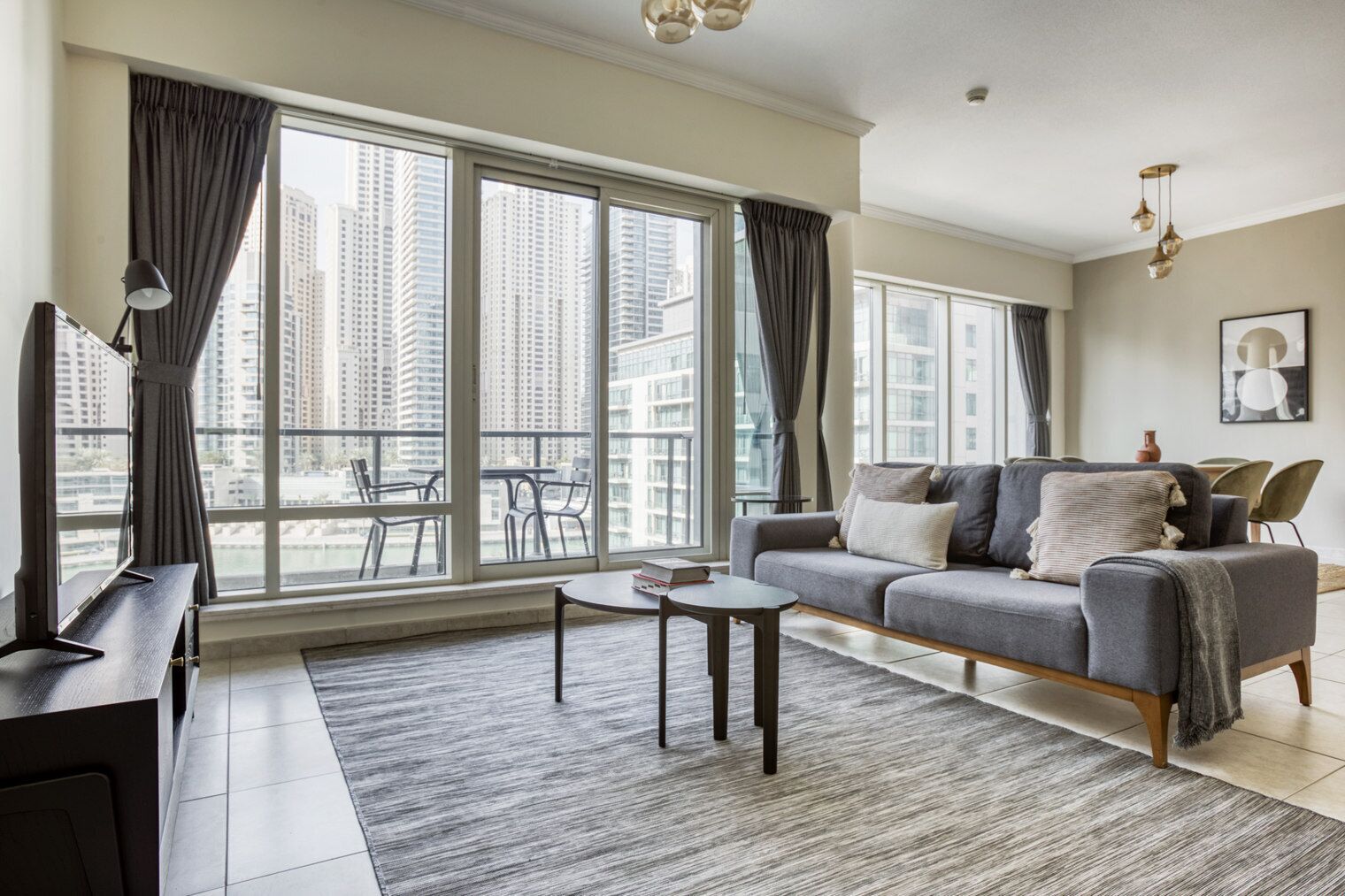 Télévision, chaîne hi-fi