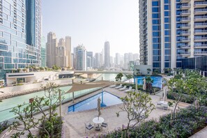 Pool - Blueground | Dubai Marina, pool, nr Marina (Dubai)