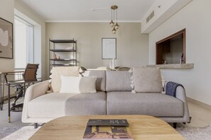 Fernseher, Stereoanlage